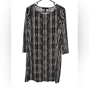 BCBG MaxAzria Black & White Textured Shift Dress Women’s Medium Host Pick